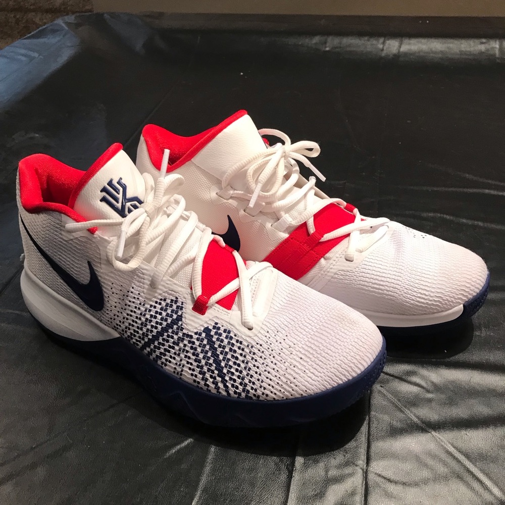 Nike Kyrie 2 shoes